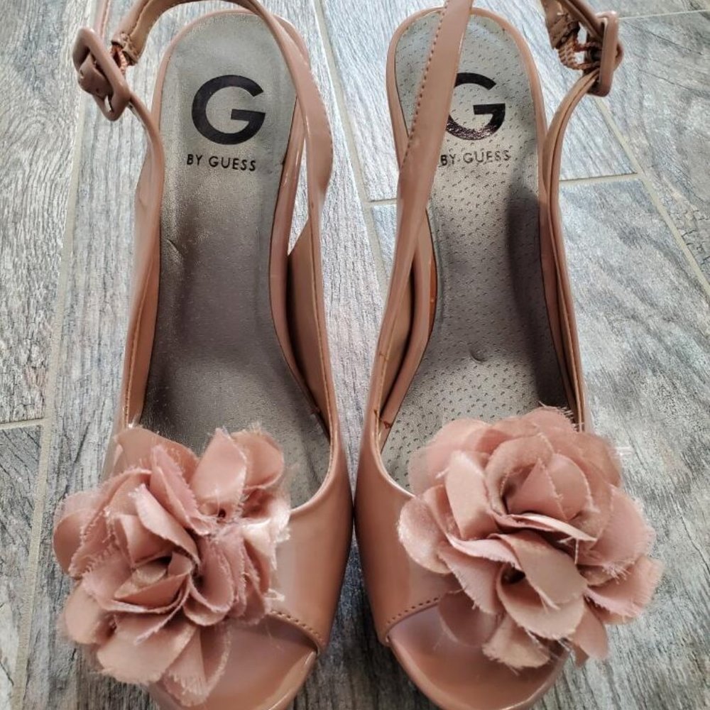 Guess high heel shoes